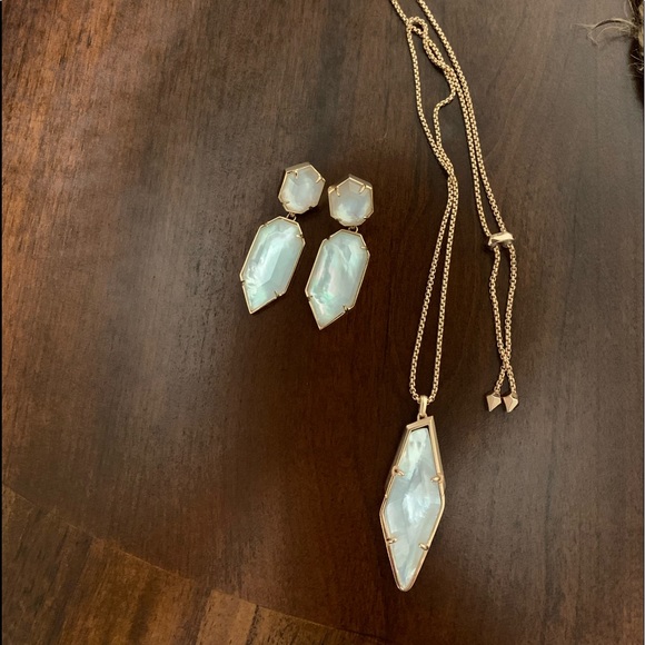 Kendra Scott Perla MOP Earrings Set